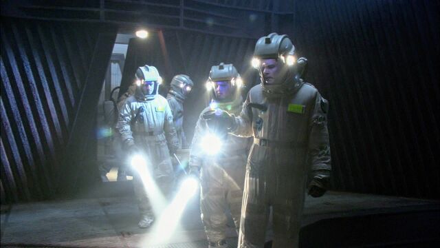 File:Spacesuit(rdm).jpg