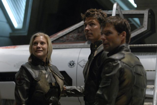 File:4x01-HeThatBelievethInMe-ApolloStarbuckAnders.jpg