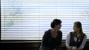 Clarice seduces Lacy, 1x03.jpg