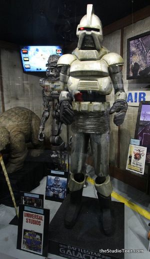 Universal Experience - Cylon Animatronic 1.jpg