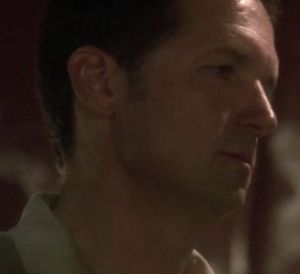 4x04 Mr. Officious.jpg