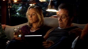 3x15-Adama et sa femme.jpg