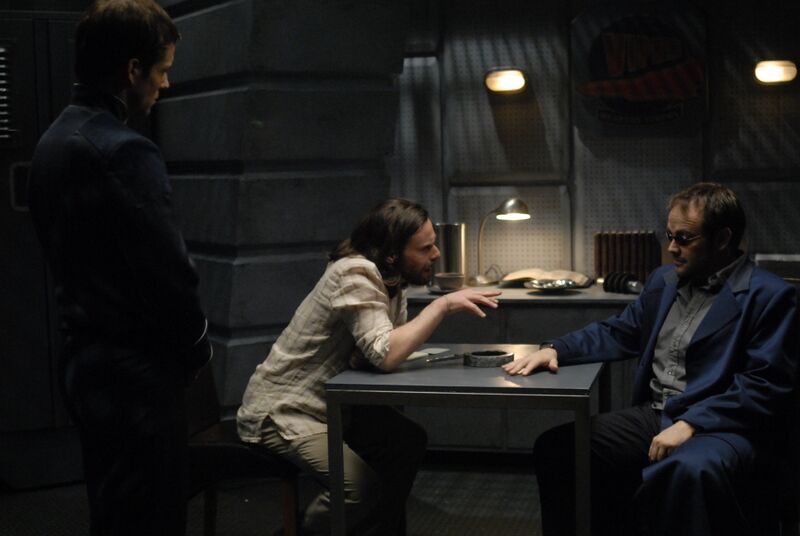 File:3x18-TheSonAlsoRises-ApolloBaltarLampkin.jpg