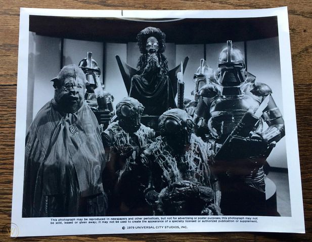 File:Battle of Galactica - Cylons and Aliens Photo.jpg