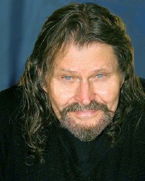 Bruce Glover (older).jpg