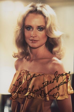 File:Cassiopeia Autograph.jpg