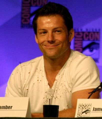 File:Jamie Bamber.jpg