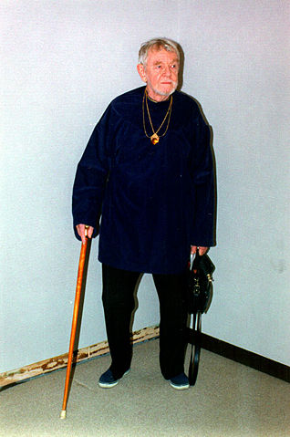 File:Phil Brown - Elder.jpg