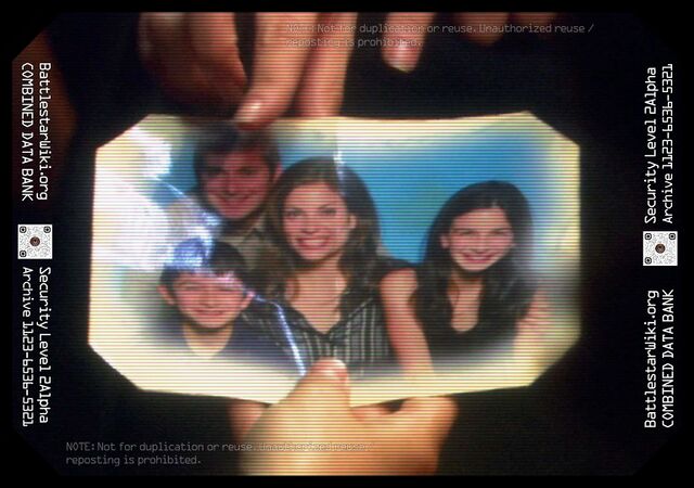 File:Phoebe's family.jpg