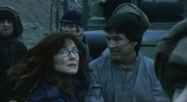 File:Season3 RoslinZarek.jpg