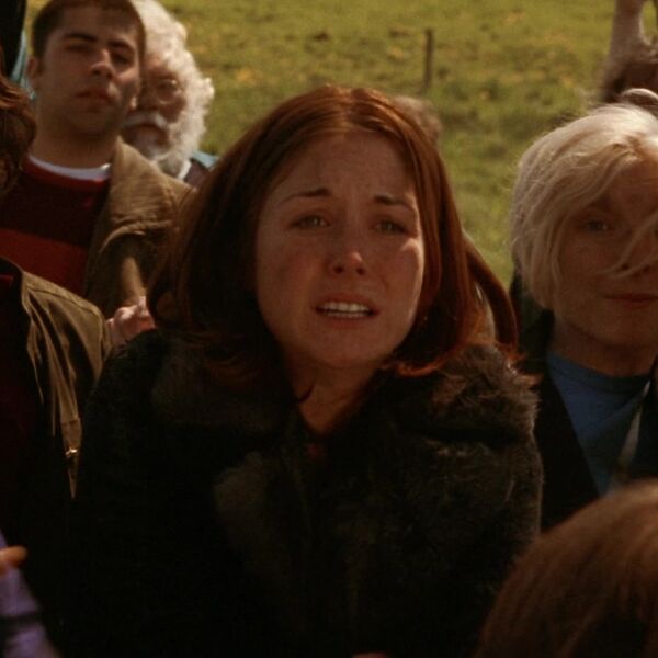 Fichier:TRS - Minseries - Woman with Boxey.jpg