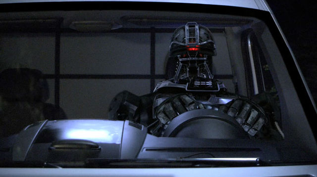 File:U-87 behind the wheel, 1x09.jpg