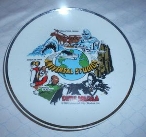 Universal Studios Hollywood - 1981 Collector's Plate - Front.jpg