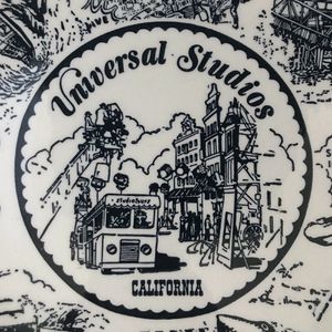 Universal Studios Hollywood - Collector's Plate - Closeup Center.jpg