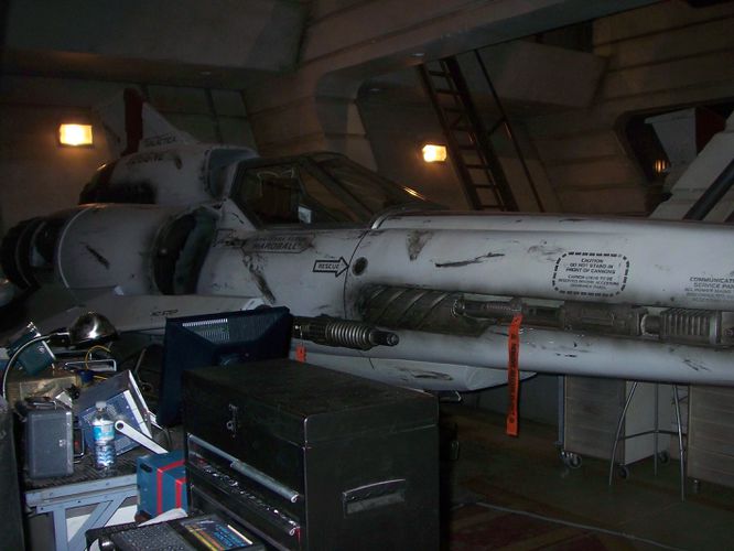 A behind-the-scenes photo of this Viper, which includes Seelix's callsign.